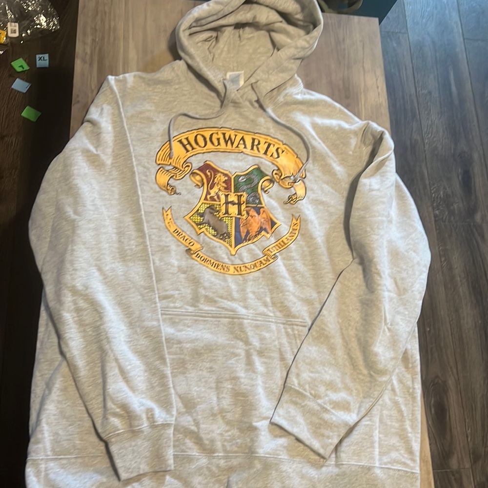 Hogwarts Hoodie. Size XL